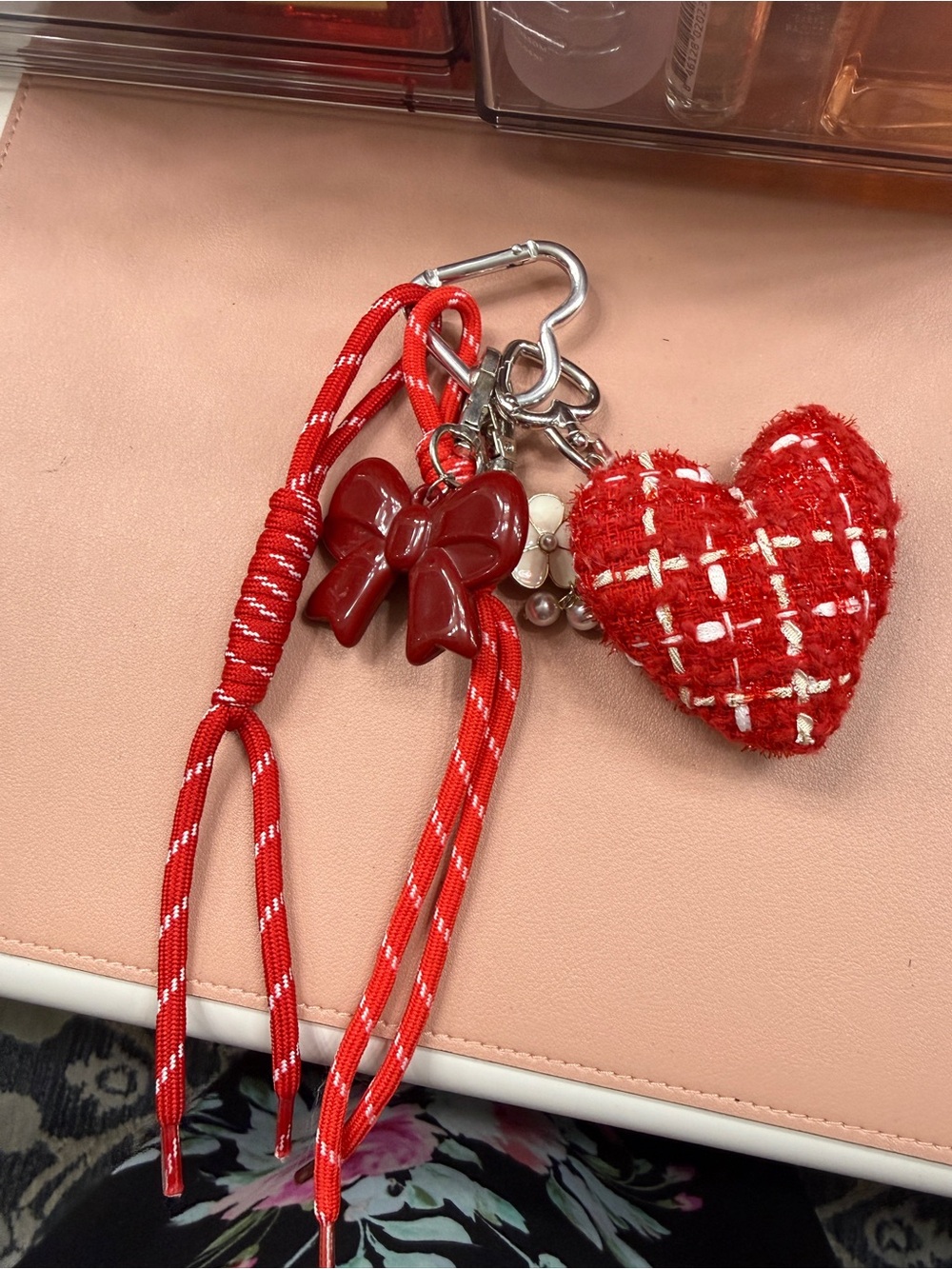 Bag charm red bow & heart